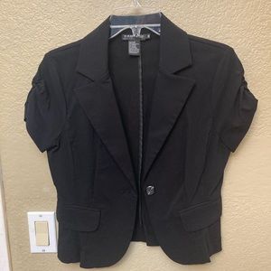 Black short sleeve fitted suit jacket